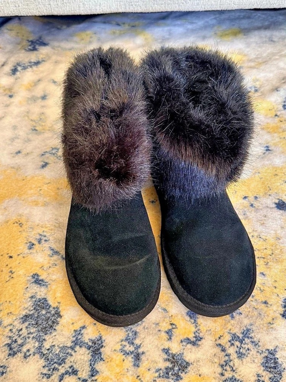 UGG Short Sheepskin Cuff Boot Black Winter Boots US 7